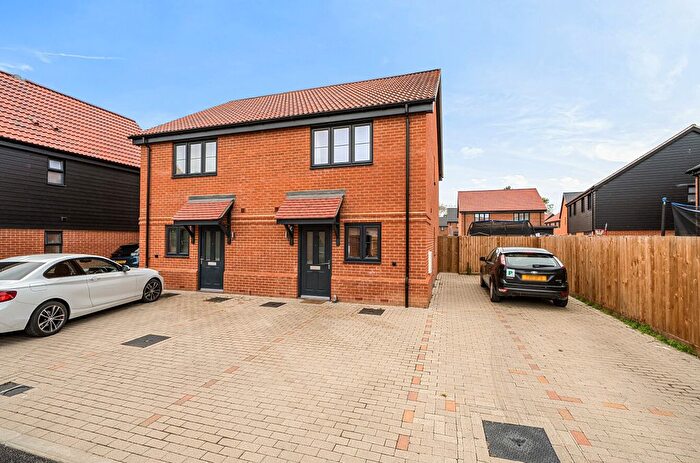 2 Bedroom Semi Detached House For Sale In Kestrel Road, Attleborough, NR17