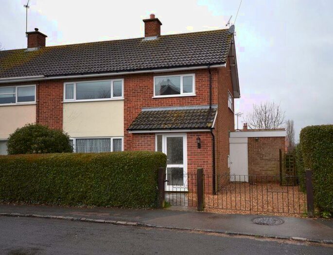3 Bedroom House To Rent In Brookfield Road, Newton Longville, MK17