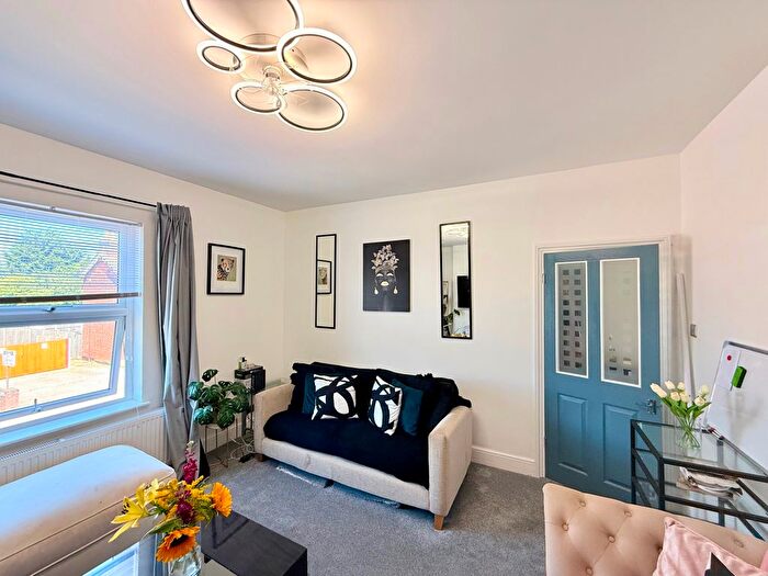 3 Bedroom Flat To Rent In Felixstowe Road, Ipswich, IP3