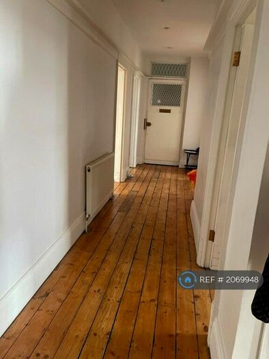 5 Bedroom Flat To Rent In Clarendon Court, London, NW2
