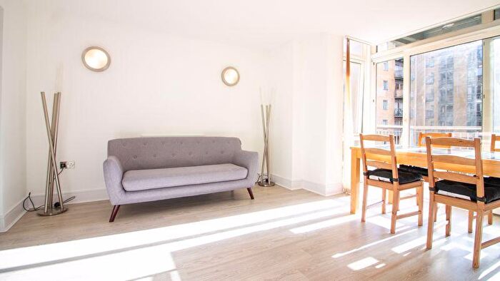 2 Bedroom Flat To Rent In Cassilis Road, Canary Central, E14