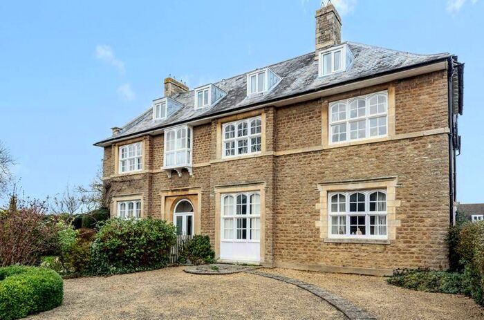 5 Bedroom Character Property To Rent In Godwyn Close, Abingdon, OX14