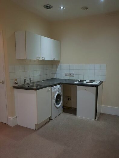 Studio To Rent In Carshalton Road, Sutton SM1