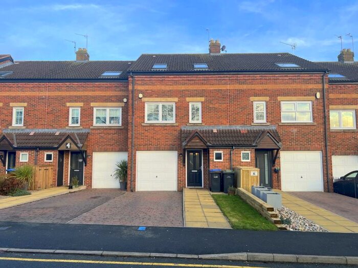 4 Bedroom Town House To Rent In Bishops Close, Belmont, Durham, DH1