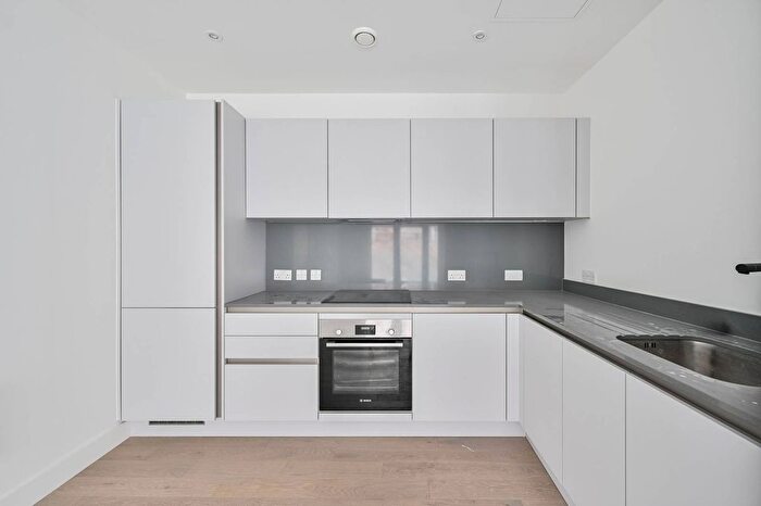 2 Bedroom Flat To Rent In Polytechnic Street, Woolwich, London, SE18