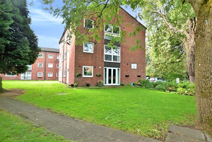 2 Bedroom Flat For Sale In Millgate Lane, East Didsbury, M20
