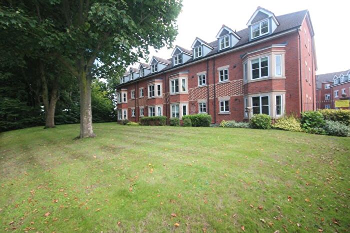 2 Bedroom Apartment For Sale In Wycliffe Court, Hoole, CH2