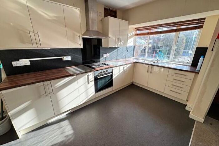 8 Bedroom Terraced House To Rent In Ball Road Cardiff, CF3