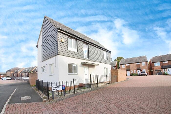 2 Bedroom Detached House For Sale In Parkside View, Seacroft, Leeds, LS14