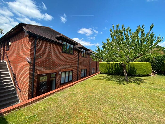 1 Bedroom Maisonette For Sale In Ripley, GU23