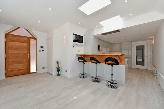 2 Bedroom Terraced House To Rent In Liston Road, Marlow, Buckinghamshire, SL7