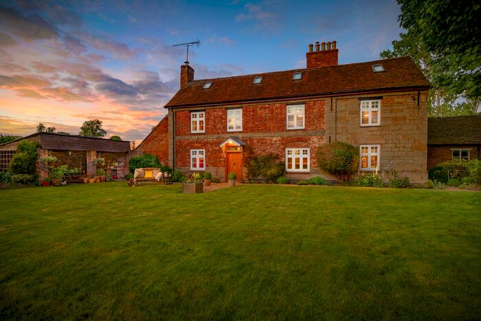 6 Bedroom Farmhouse For Sale In Longbridge, Warwick, CV34