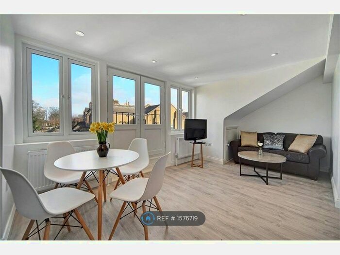 2 Bedroom Flat To Rent In Baker Road, London, NW10