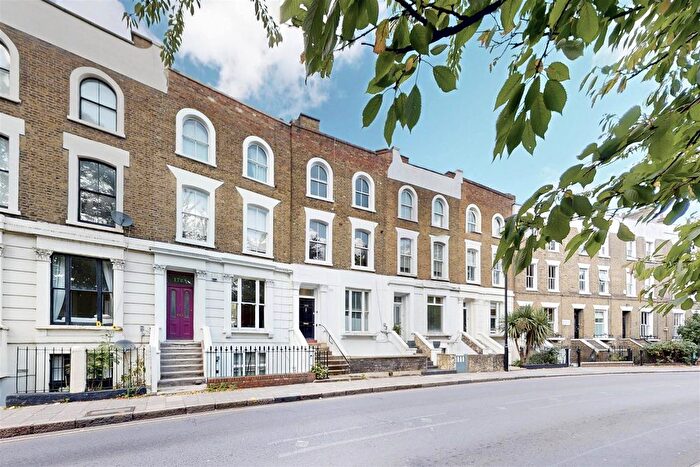 1 Bedroom Flat For Sale In St. Pauls Road, London, N1