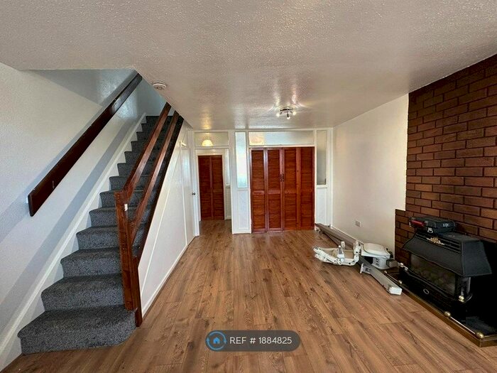 3 Bedroom Maisonette To Rent In Branstree Drive, Coventry, CV6