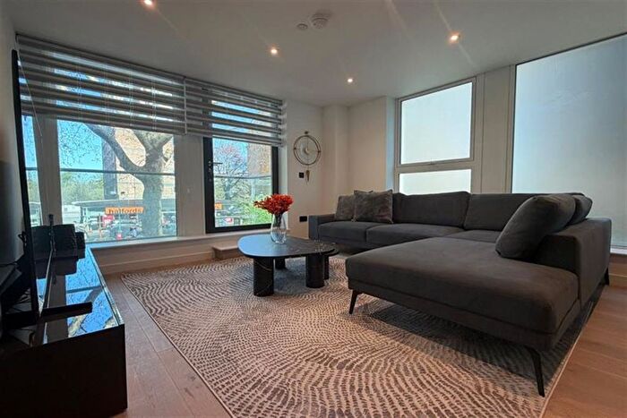 1 Bedroom Flat To Rent In Marlborough House, Chiswick High Roadlondon, W4