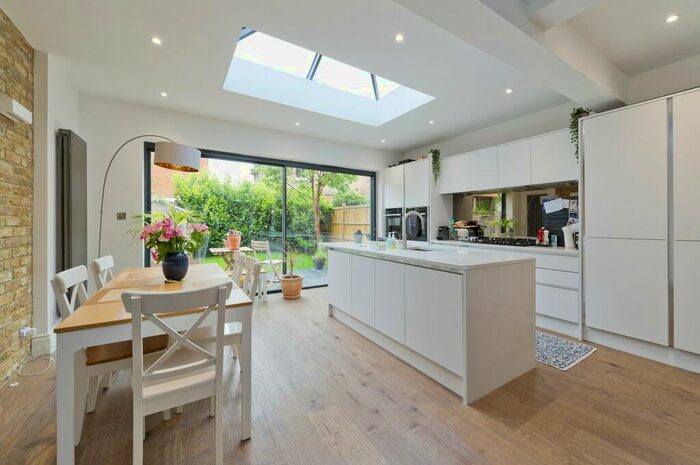 4 Bedroom Semi-Detached House To Rent In Graemesdyke Avenue, London, SW14