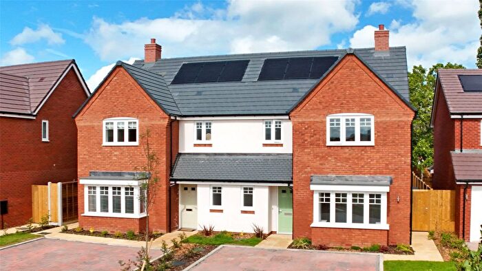 3 Bedroom Semi-Detached House For Sale In Evesham, Worcestershire, WR11
