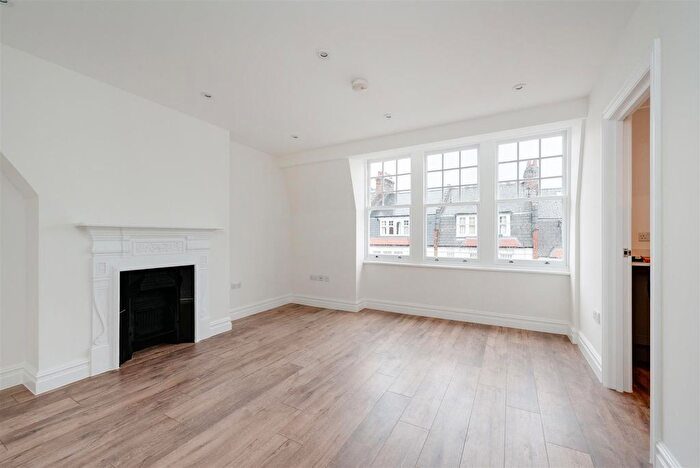 2 Bedroom Flat For Sale In Glenmore Road, Belsize Park, NW3