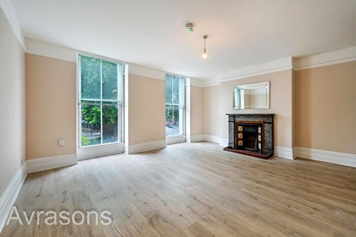 3 Bedroom Flat To Rent In Kennington Road, London, SE1