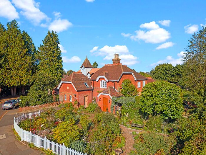 3 Bedroom Link Detached House For Sale In Summersbury Drive, Guildford, GU4