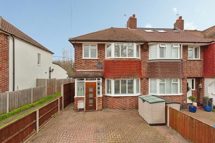 3 Bedroom End Of Terrace House For Sale In Kingshill Avenue, Worcester Park, Surrey, KT4