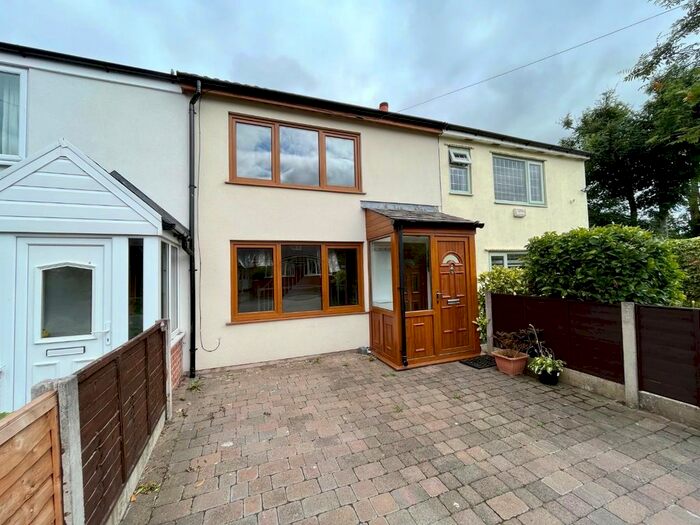 2 Bedroom Cottage To Rent In Simister Lane, Prestwich, Manchester, M25