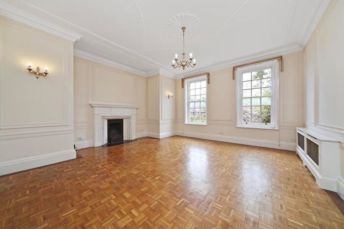 2 Bedroom Apartment To Rent In Templewood Avenue, Hampstead, NW3