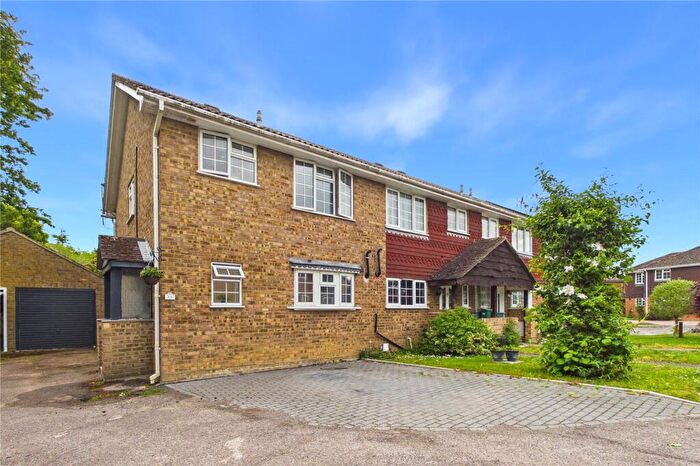 3 Bedroom End Of Terrace House For Sale In Puttenham Road, Chineham, Basingstoke, Hampshire, RG24