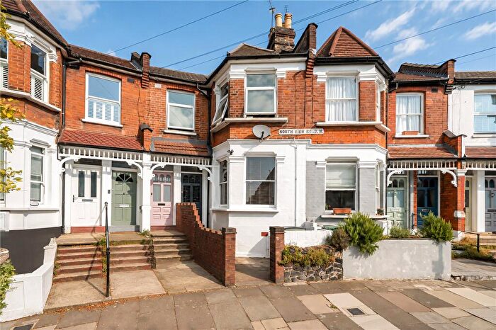 3 Bedroom Maisonette For Sale In North View Road, London, N8