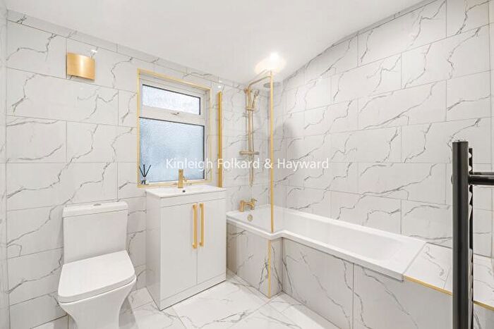 2 Bedroom Apartment To Rent In Arngask Road London, SE6
