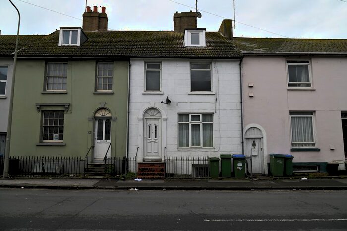 2 Bedroom Flat To Rent In South Road, Newhaven, BN9