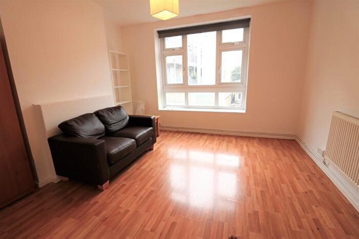 2 Bedroom Apartment To Rent In Beecholme Estate, Clapton, ., E5