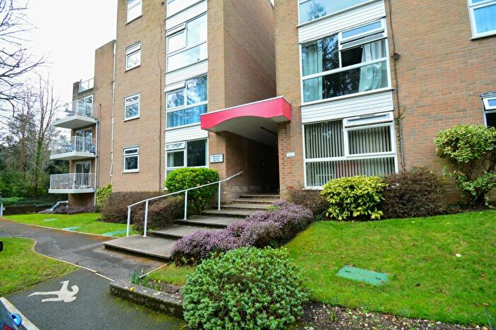 2 Bedroom Flat To Rent In Bed Flat In Meyrick Court, BH2