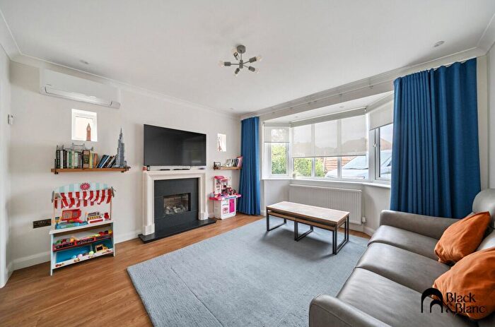 5 Bedroom Detached House To Rent In Wickham Road, Croydon, Surrey, CR0