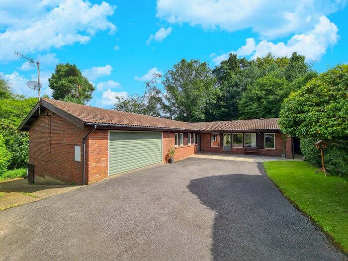 3 Bedroom Detached Bungalow To Rent In West Lane, East Grinstead, RH19