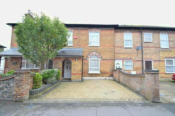 4 Bedroom Terraced House To Rent In New Road, Hillingdon, UB8