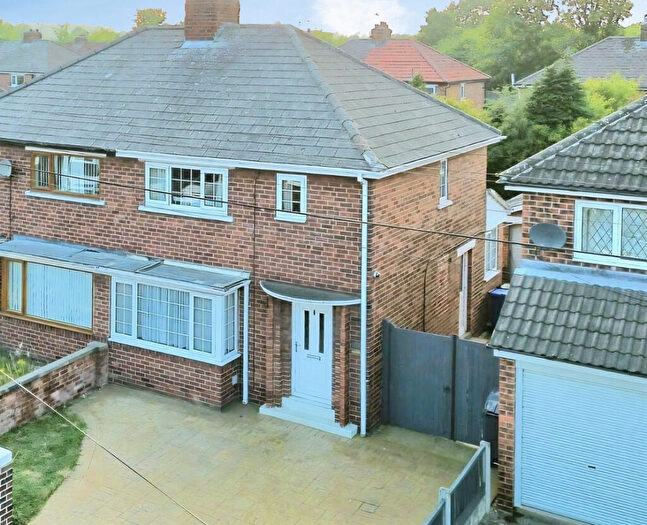 3 Bedroom Semi-Detached House For Sale In Churchill Avenue, Doncaster, DN5