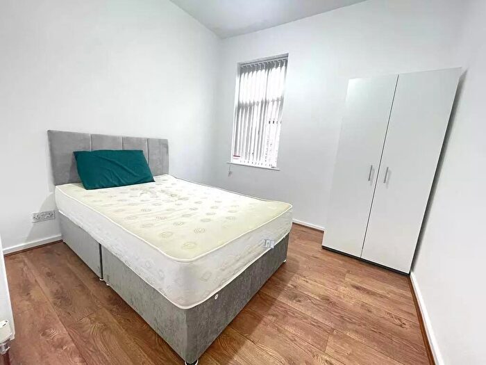 4 Bedroom House To Rent In Liverpool Road, Manchester, M30
