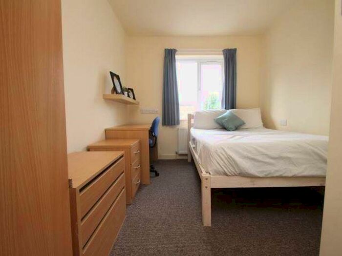 4 Bedroom House To Rent In B Laurel Row, CT1