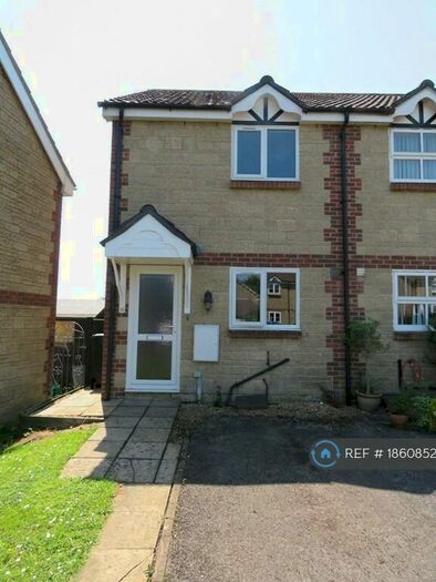 2 Bedroom Semi-Detached House To Rent In Saunters Close, Wincanton, BA9