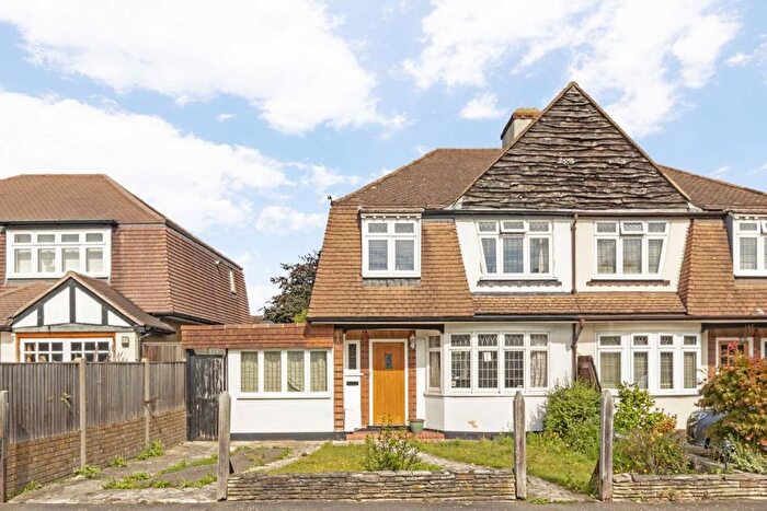 1 Bedroom Flat To Rent In Berrylands, Surbiton, KT5