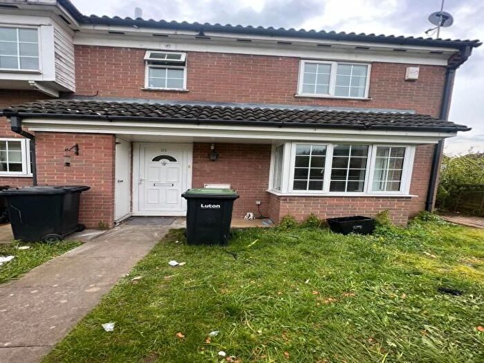 2 Bedroom Semi-Detached House To Rent In Dorrington Close, Luton, LU3