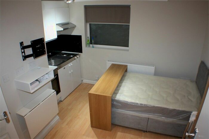 1 Bedroom Studio To Rent In North Parade, Mollison Way, Queensbury, HA8