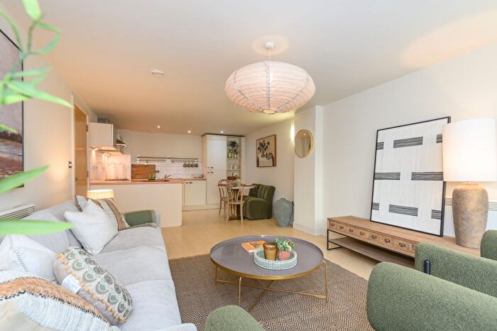 2 Bedroom Flat For Sale In Little Neville Street, Leeds, LS1