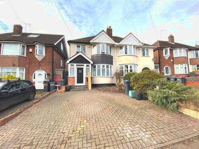 3 Bedroom House To Rent In White Road, Quinton, Birmingham, B32