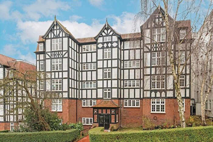 1 Bedroom Flat For Sale In Oakeshott Avenue, Highgate, N6