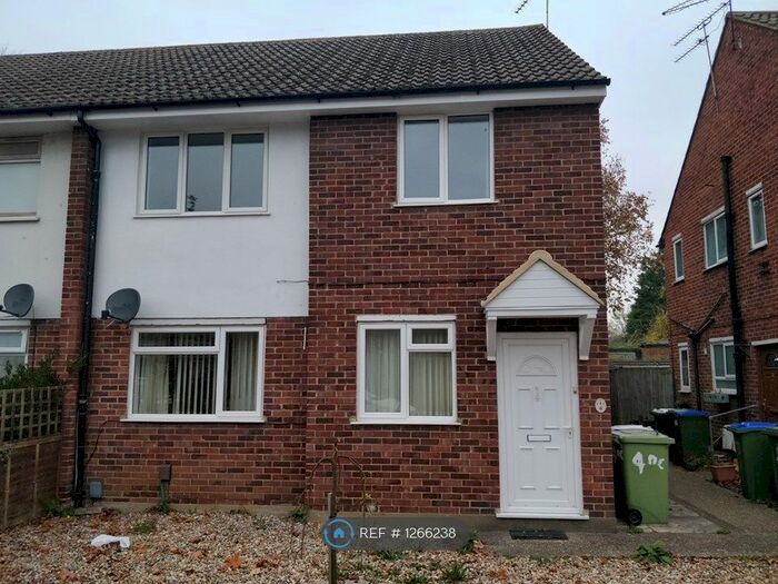 2 Bedroom Maisonette To Rent In Amberley Court, Sidcup DA14