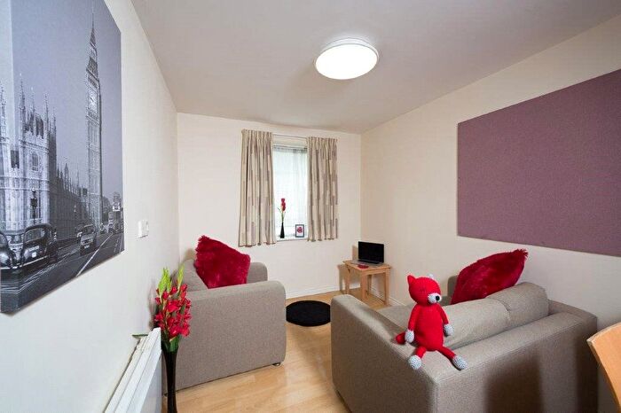 1 Bedroom Flat For Sale In Hyde Grove, Manchester, Greater Manchester, M13