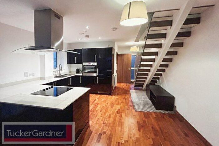 2 Bedroom Flat To Rent In Flamsteed Close, Cambridge, CB1